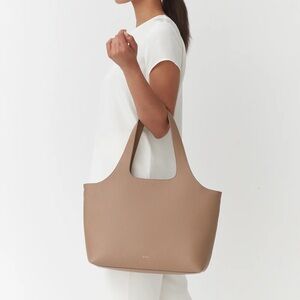 Cuyana System Tote 13” cappuccino